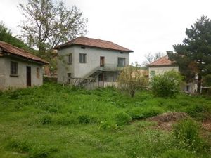 Rural house with plot of land & summer kitchen near forest 