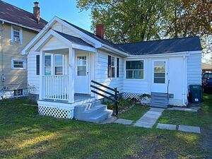 Nice 3 beds 1 baths house for rent in Rochester