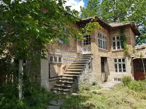 Very cheap Bulgarian house for sale with stone barn