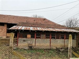 2-Bedroom rural house with outbuildings near Polski Trambesh