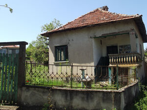 Cheap rural house with plot of land in a quiet village