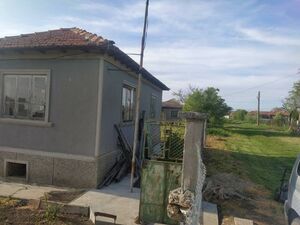 One-storey house 13 Km from the town Kavarna and the beach w