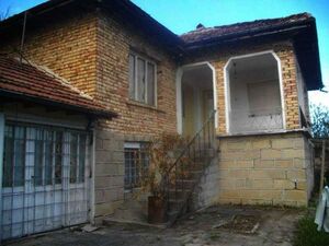 2-storey house with a huge plot of land 20 km from Prodavia,