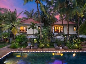 Siem Reap holiday villa rental with internet access & pool