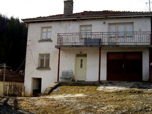 Bulgaria Property Finder (Massive stone built house in the m