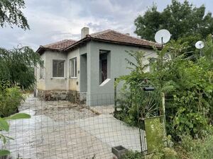 Newly renovated 60m2 house with a large yard of 1140m2 near 
