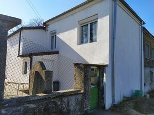  Renovated and furnished house, 30 km away from the town of 