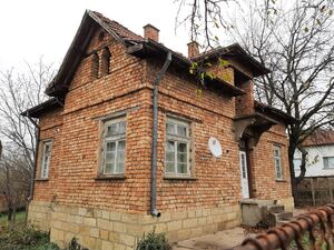 Country house with additional buildings and big plot of land