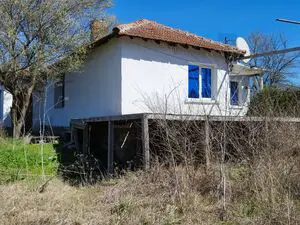  One-story house for sale with a large yard near Elhovo Pay 