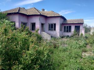Pink House Near The Sea On Pay Monthly for Renovation Ref 43