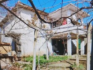 Rural property with a large yard of 2000 sq.m. and a well, V