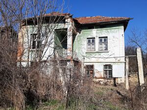 Old rural property with barn and small mill situated Vratsa