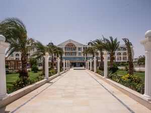 Ready 68m² Apt in Hub Resort – Garden View