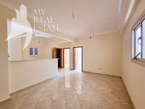 2 beds apartment for sale within a short walk to the beach