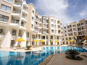 3BR Apartment Pool View