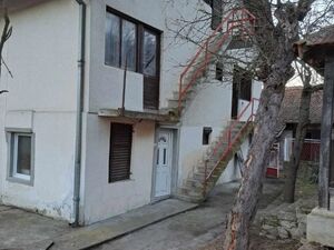 I am selling a house in Ugrinovci-Gornji Milanovac