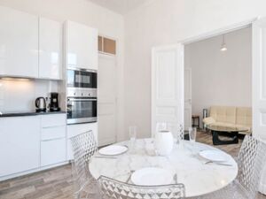 2 bedrooms apartment in Cannes next beach and Croisette
