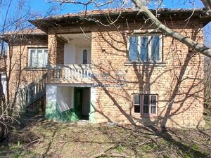Brick built rural Bulgarian house big potential near Danube 