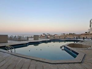 2BR Apartment Pool view ready to move