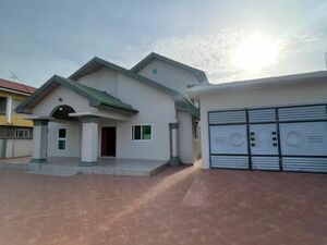 executive 4 bedroom +bq @ spintex