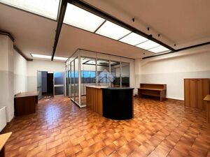 Versatile Workspace / Storage Unit – 165 sqm Varese
