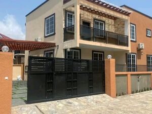 FULLY FURNISHED 3-BEDROOM TOWNHOUSE@ EAST AIRPORT