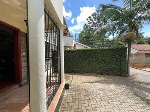 Spacious 4 bedroom townhouse with detached SQ in Kileleshwa 