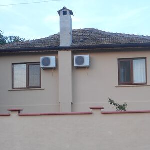 Renovated,fully furnished and ready for living country house