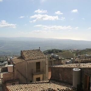 Panoramic Townhouse in Sicily- Casa Caltabellotta Via Modica