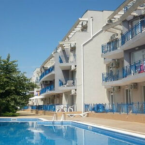 2 BED top floor apartment in Sunny Beach, 10 min to the sea