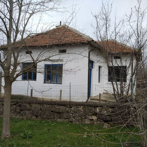 Rural property with big yard at 55 km north of Vratsa
