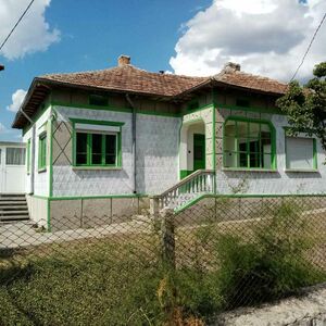 Bulgarian coastal cottage with land