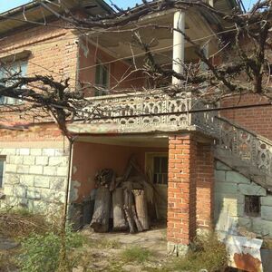Two storey house with 1578m2 yard, 10Km from Simeonovgrad