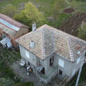 Two storey house near Cherven Bryag town with 2800m² land 
