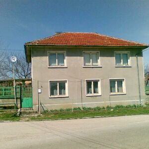 Bulgaria Property Finder (2-storey house in a good condition