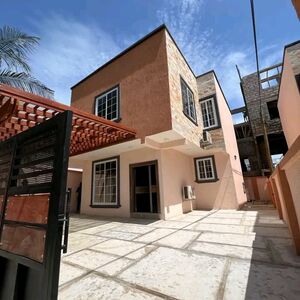 Executive 2bedroom Townhouse@ East Airport/+233243321202