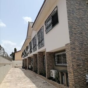 2Bedroomn apartment@ Labone/+233243321202