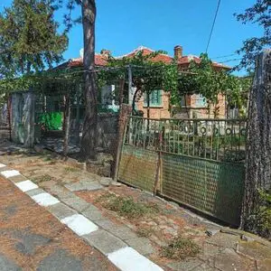 House fro sale near Burgas, habitable, with 1150m² plot
