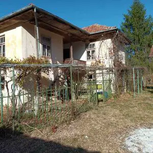 2-Storey rural House for renovation with 2300m2 yard, Barn a