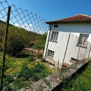2-Storey House, sound and in good condition, Yard 1100m², se