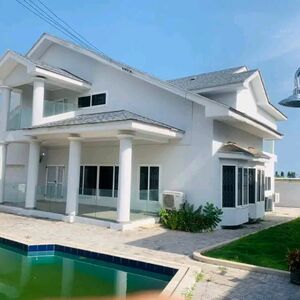 4bedroom house@ cantonment/+233243321202