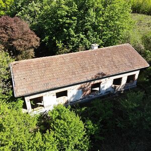 Villa with spacious plot of land and very good location