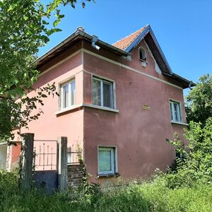 Solid rural property with plot of land located near forest