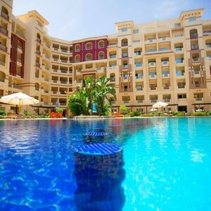 Invest in Hurghada: Modern Studio with Pool & Balcony
