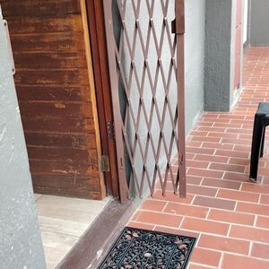 2bedrooms Bachelor rental for sharing/Room with security.