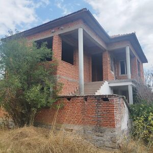 Massive two-story house with attic for sale in Knyazevo
