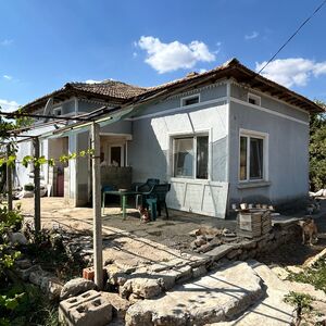 Partly renovated house in Izvorovo 10 km from General Toshev