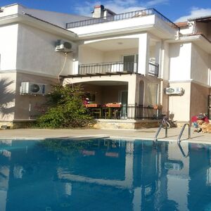 İZMİR &Ccedil;EŞME ALA&Ccedil;ATI&rsquo;DA SITE ICERISINDE HAVUZLU HAFTALIK