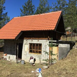 I am selling a cottage in Jelova Gora-Uzice