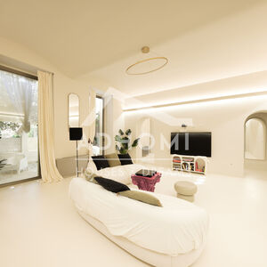 Prestigioso appartamento di design con giardino privato nel 